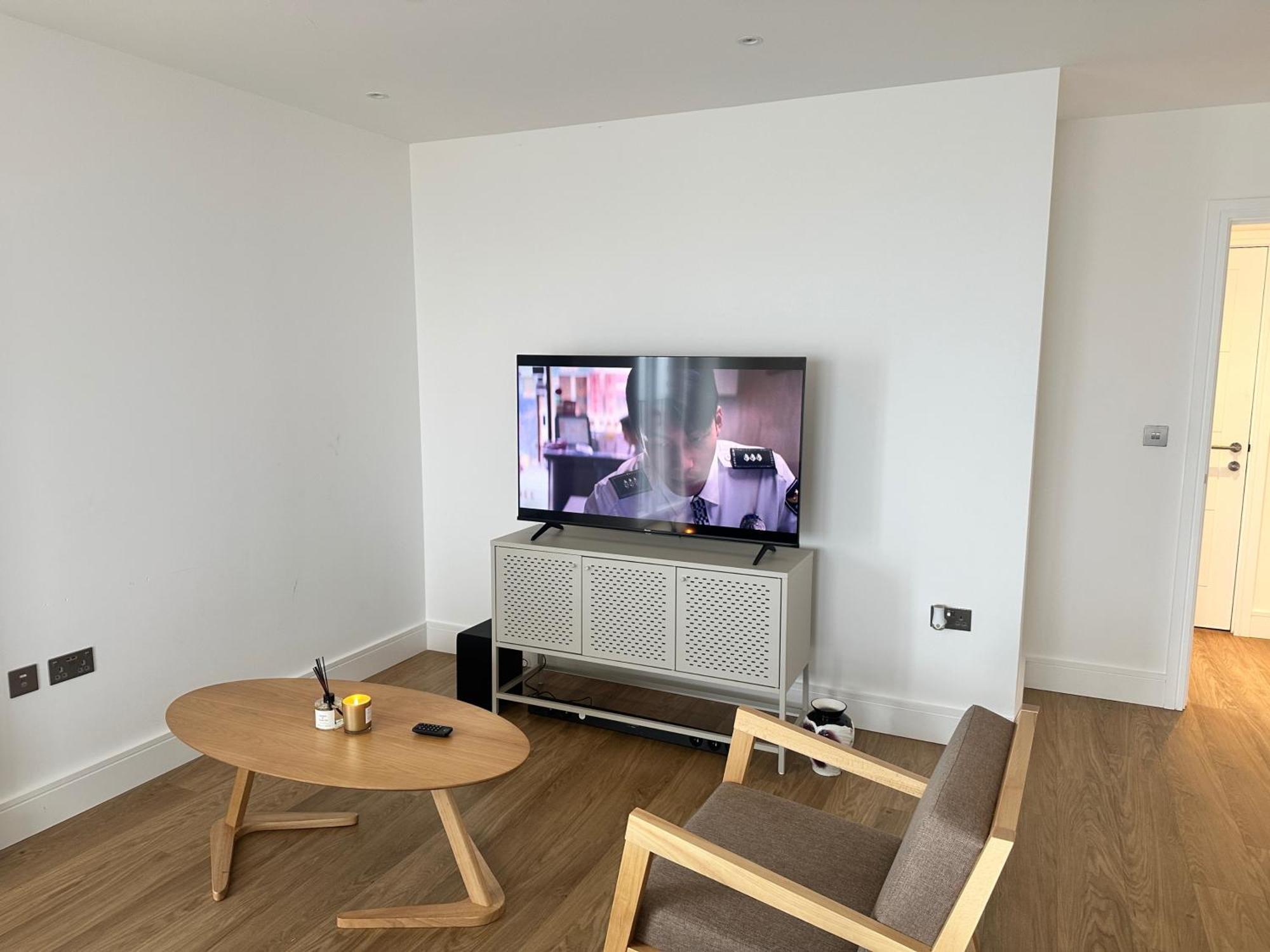 - Cozy 2 Bed - Sleeps 4 Apartment