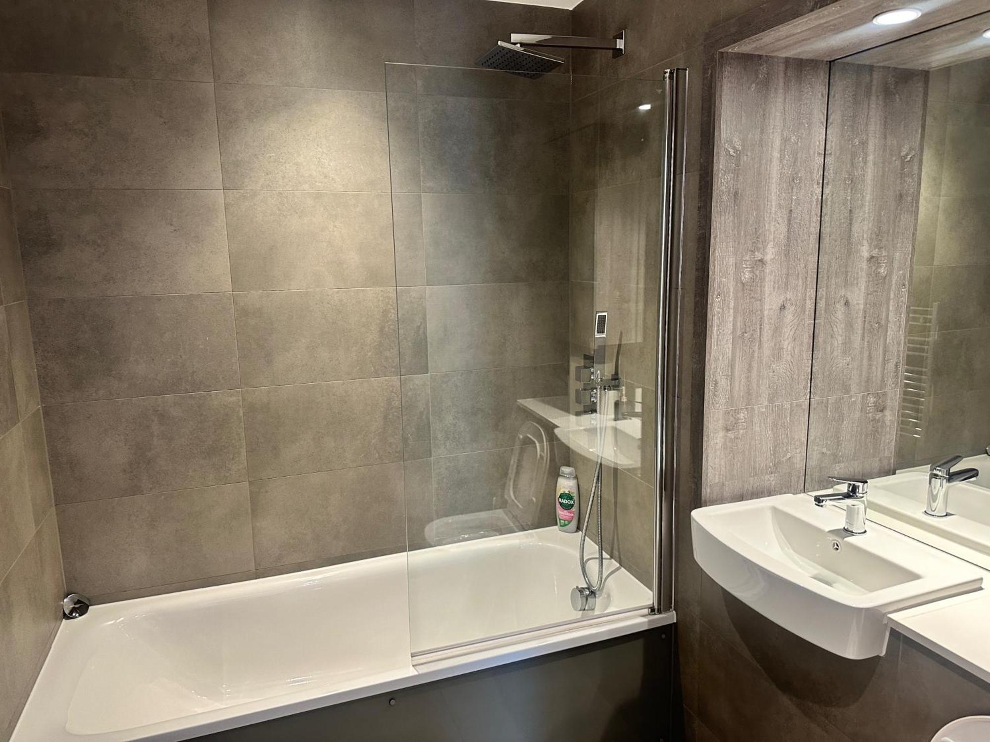 - Cozy 2 Bed - Sleeps 4